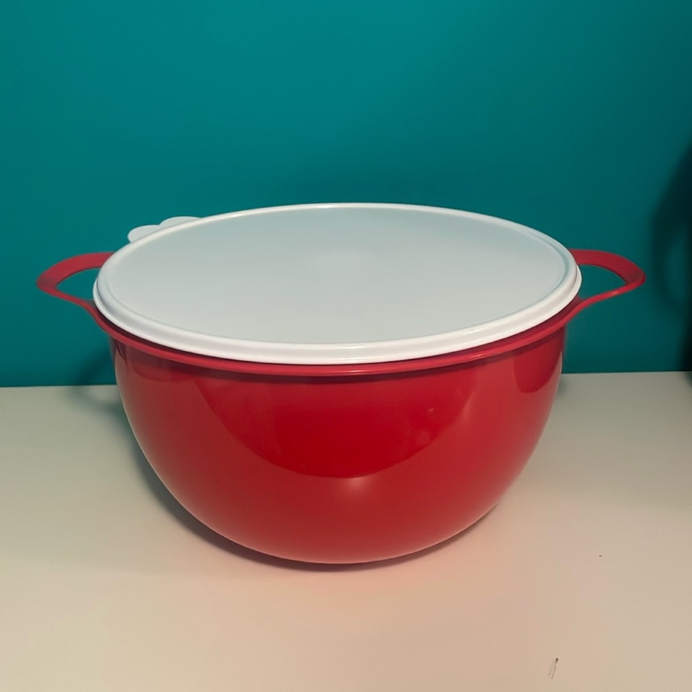 tupperware bowl